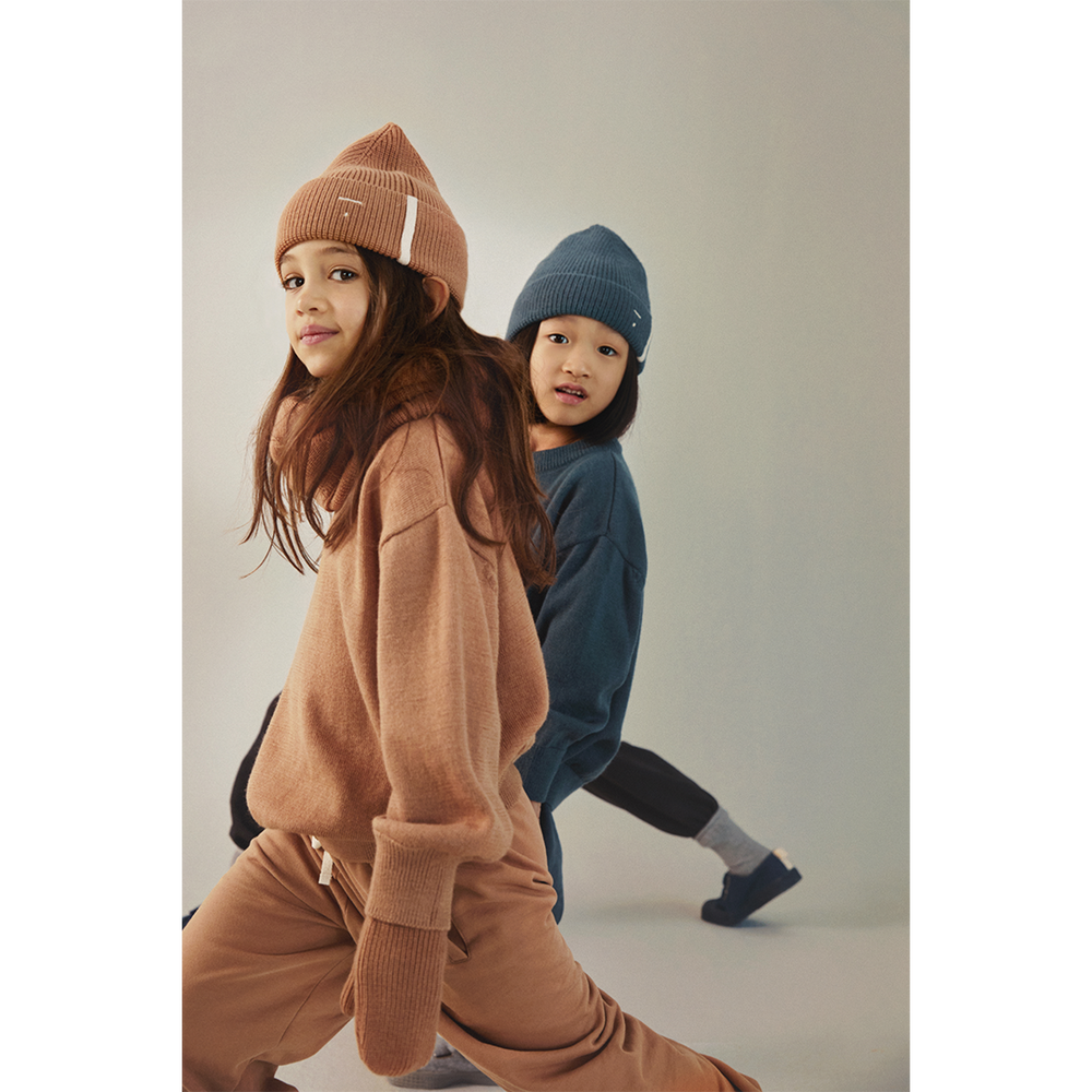 With these autumn-coloured clothes, your wardrobe is ready for the season