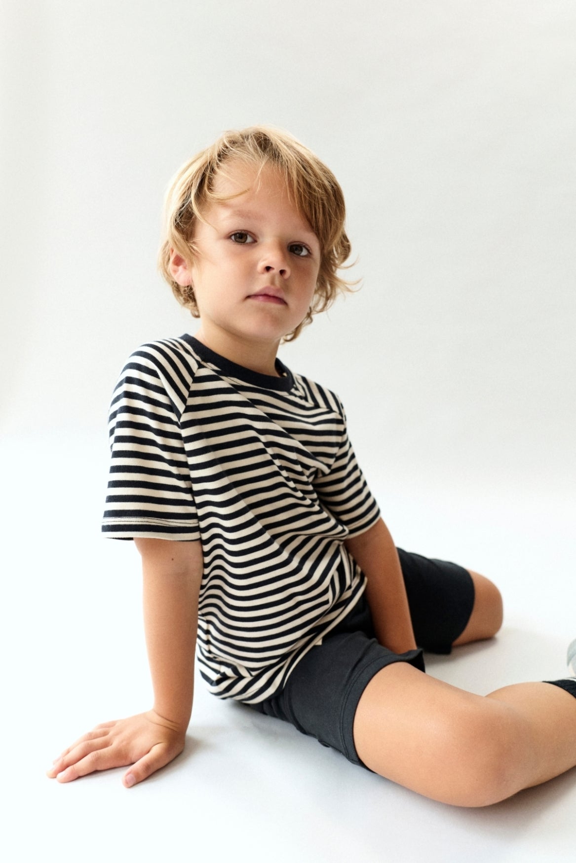 Crewneck T-shirt | Pirate Black - Cream