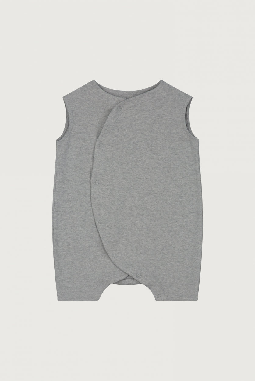 Sleeveless baby fashion grows