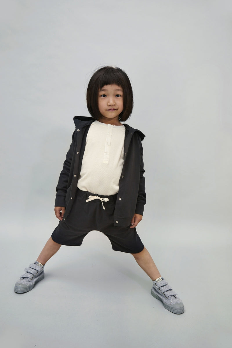 Korte Broek | Nearly Black